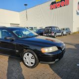 Volvo V70 AUTOM TÜV 5.25 ALU+WIN KLIMAAUTOMATIK - Volvo V70 mit Benzin-Antrieb: Kombi, 5t