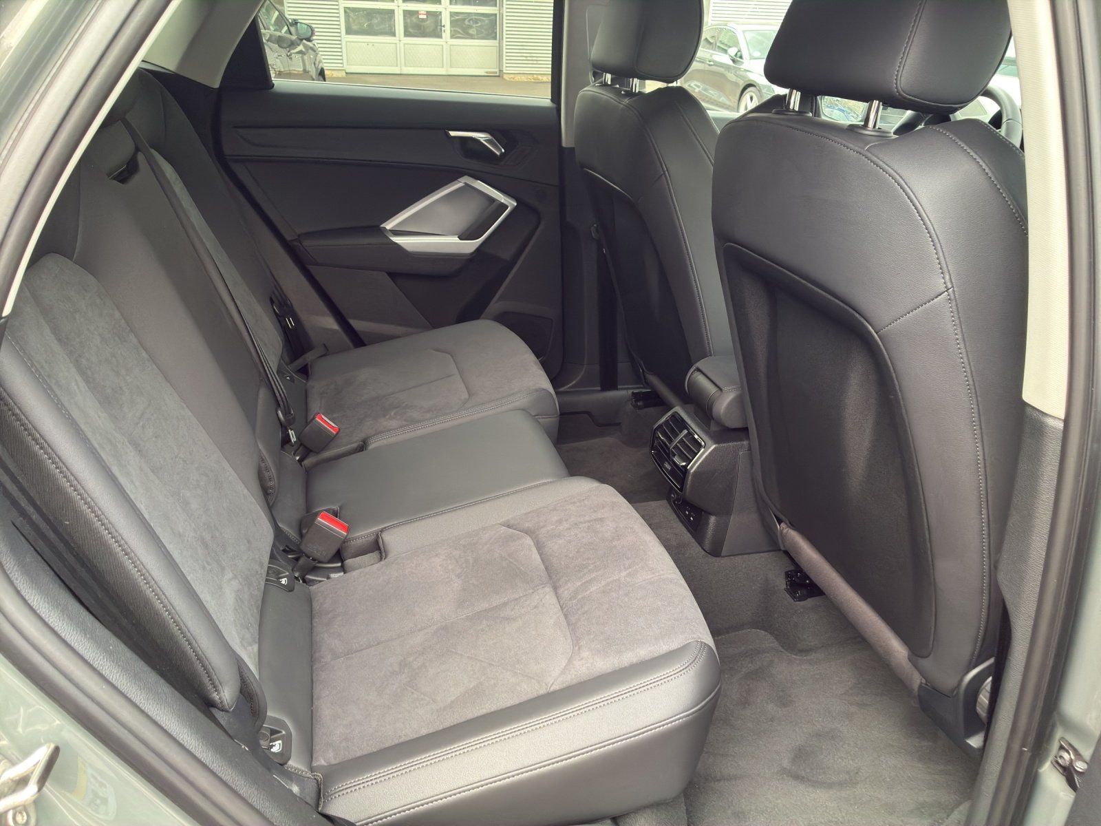 Fahrzeugabbildung Audi Q3 Sportback S line 35 TFSI AHK,LED,Navi,PDC,LM