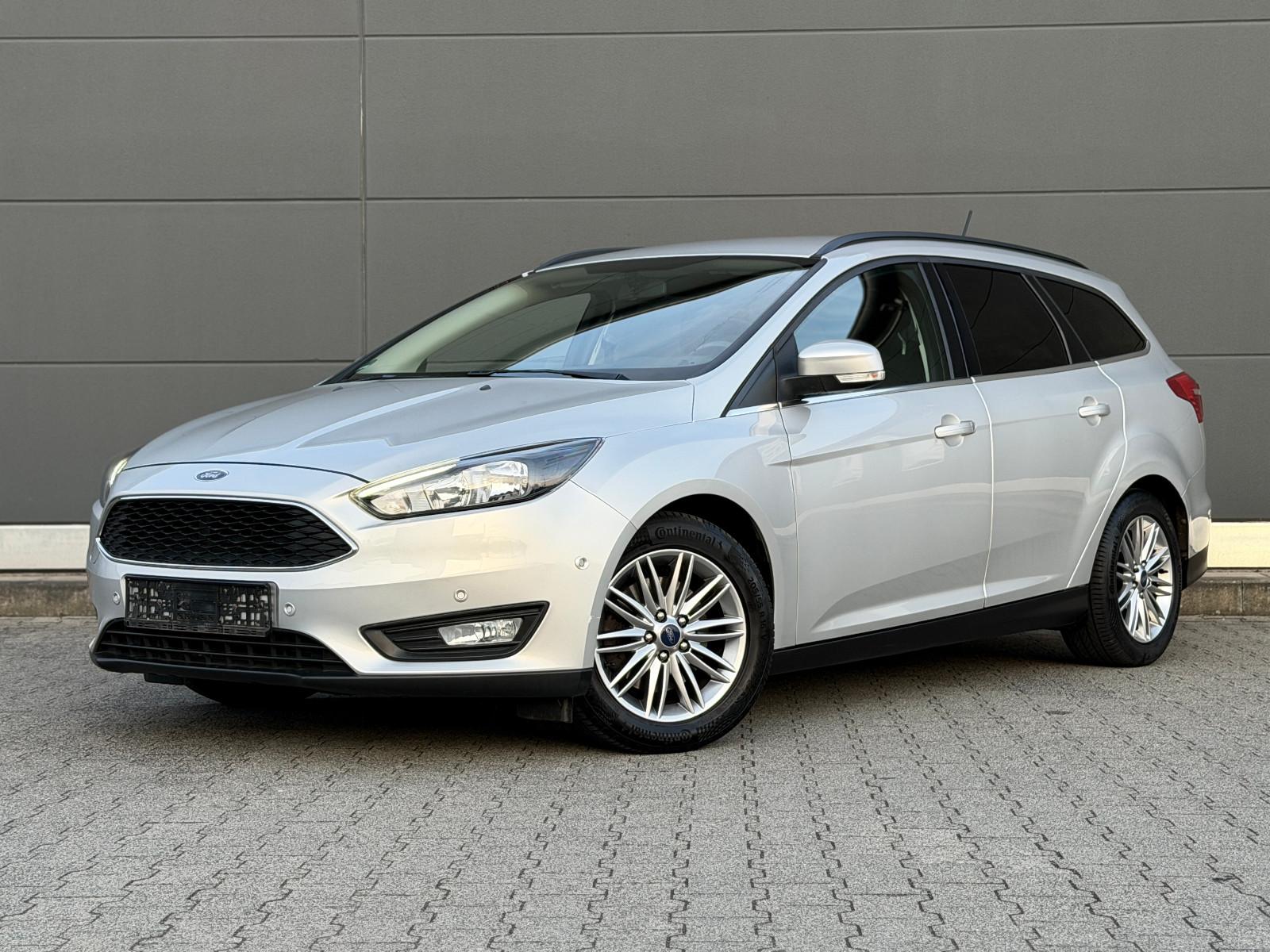 Ford Focus Turnier AHK Navi Einparkhilfe Sitzheizung