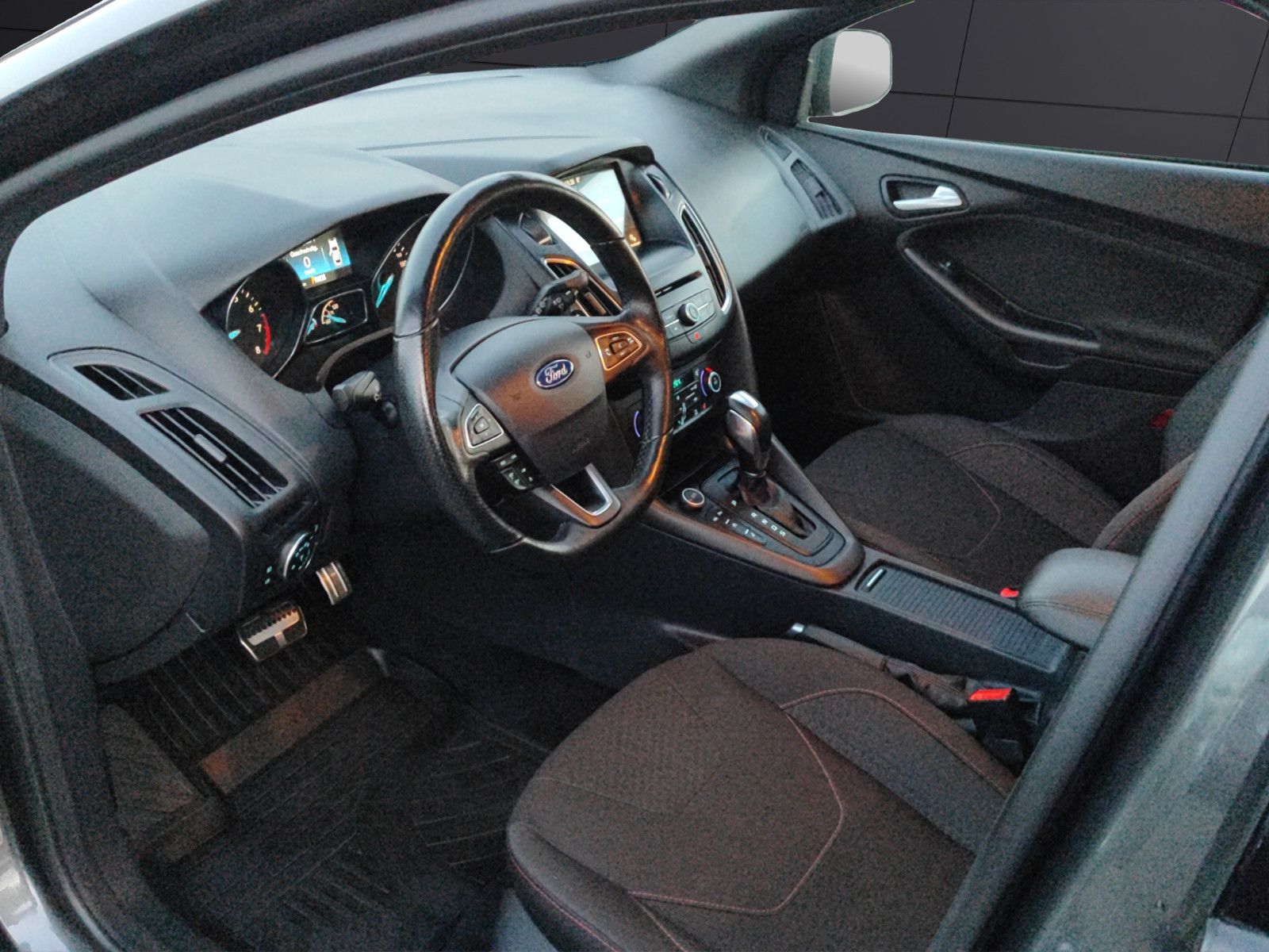 Fahrzeugabbildung Ford Focus Turnier ST-Line*Navi*SitzHZ*LenkradHZ*Blth