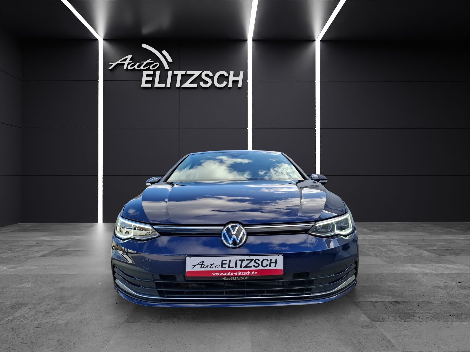 Fahrzeugabbildung Volkswagen Golf VIII TSI Style LEDplus Navi AID HUD ACC RFK