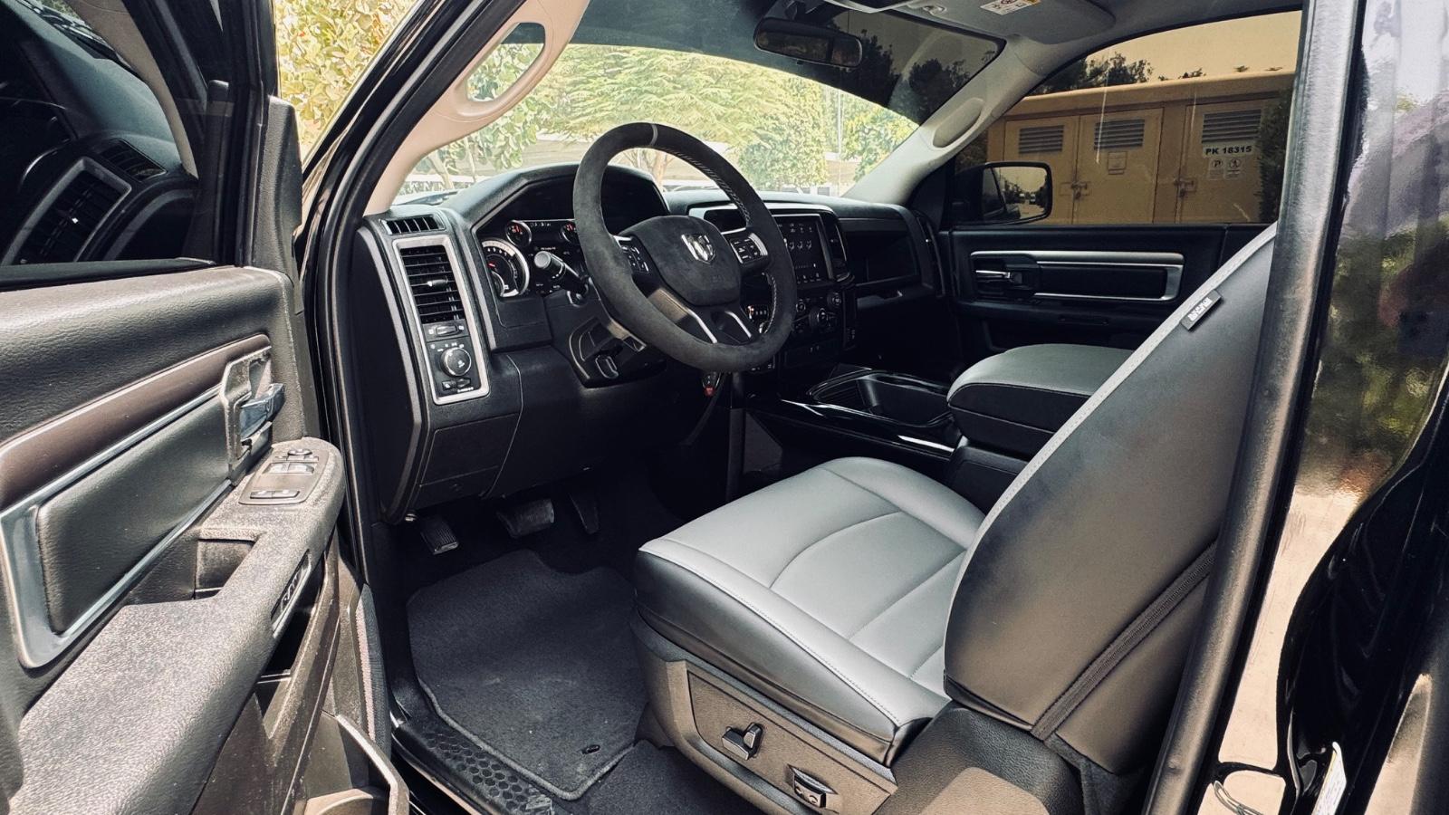 Dodge 5.7*V8*4X4*SINGLE*RAMBOX*CLEAN-CARFAX*AHK*NAVI*
