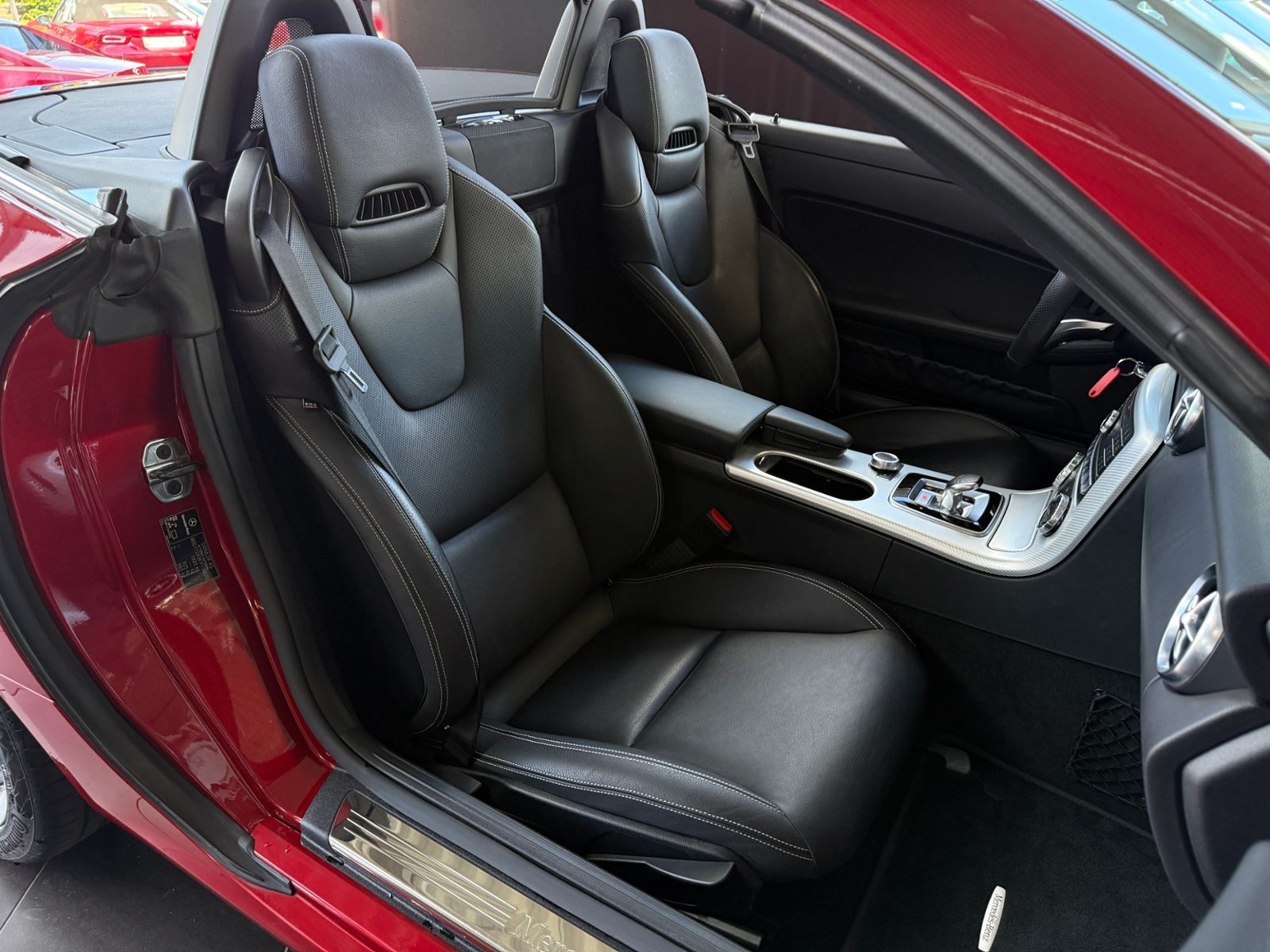 Fahrzeugabbildung Mercedes-Benz SLC 300 AIRSCARF LED NAVI SHZ