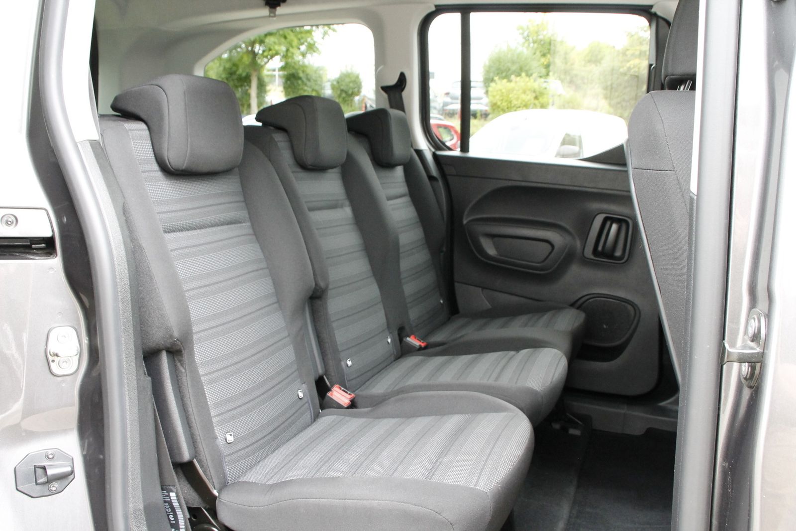 Fahrzeugabbildung Opel Combo Life Elegance