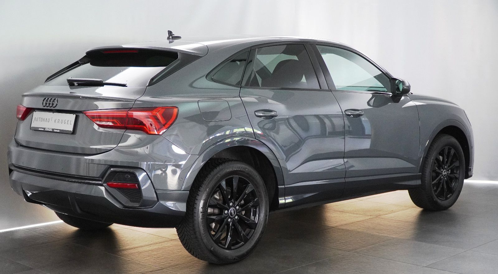 Audi Q3 Sportback Nanograu mit Optik-Paket S Line foto 7