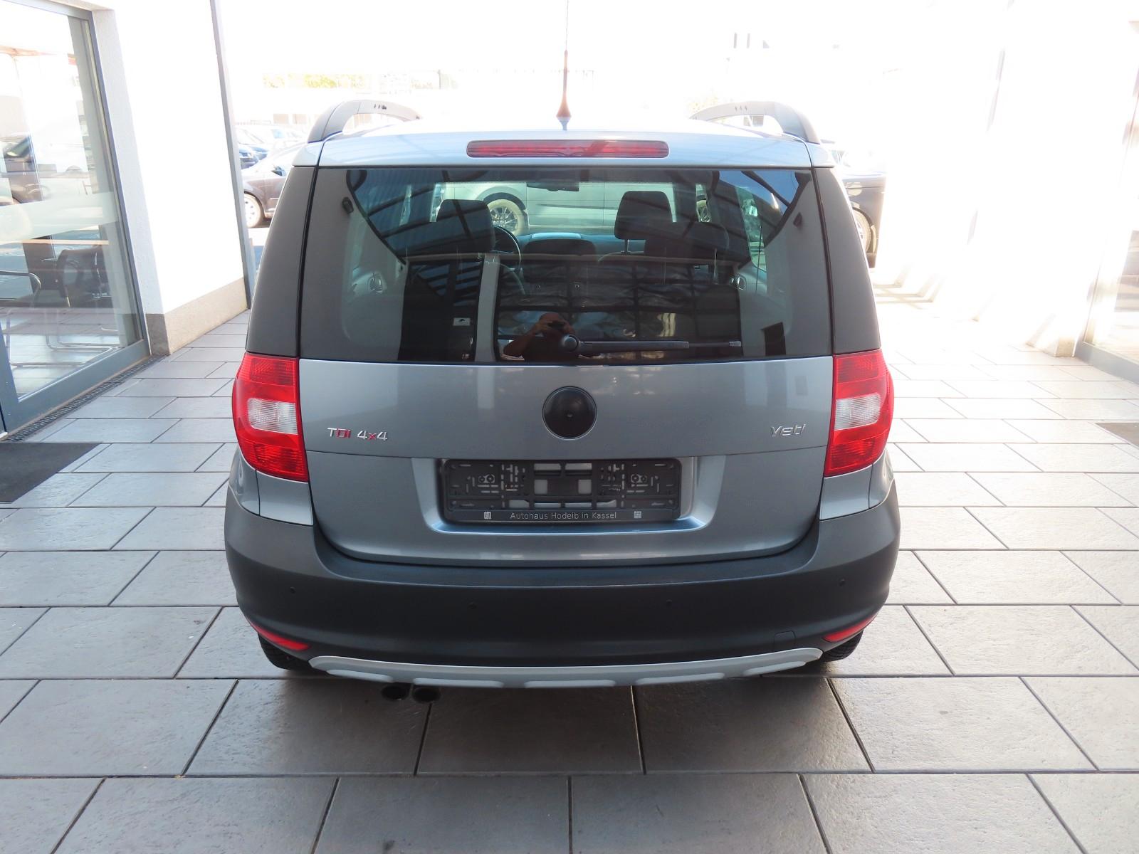 Skoda Yeti 2.0 TDI 170 ch 4x4 Ambition Plus • GPS • Attelage • Sièges chauffants • Clim bizone
