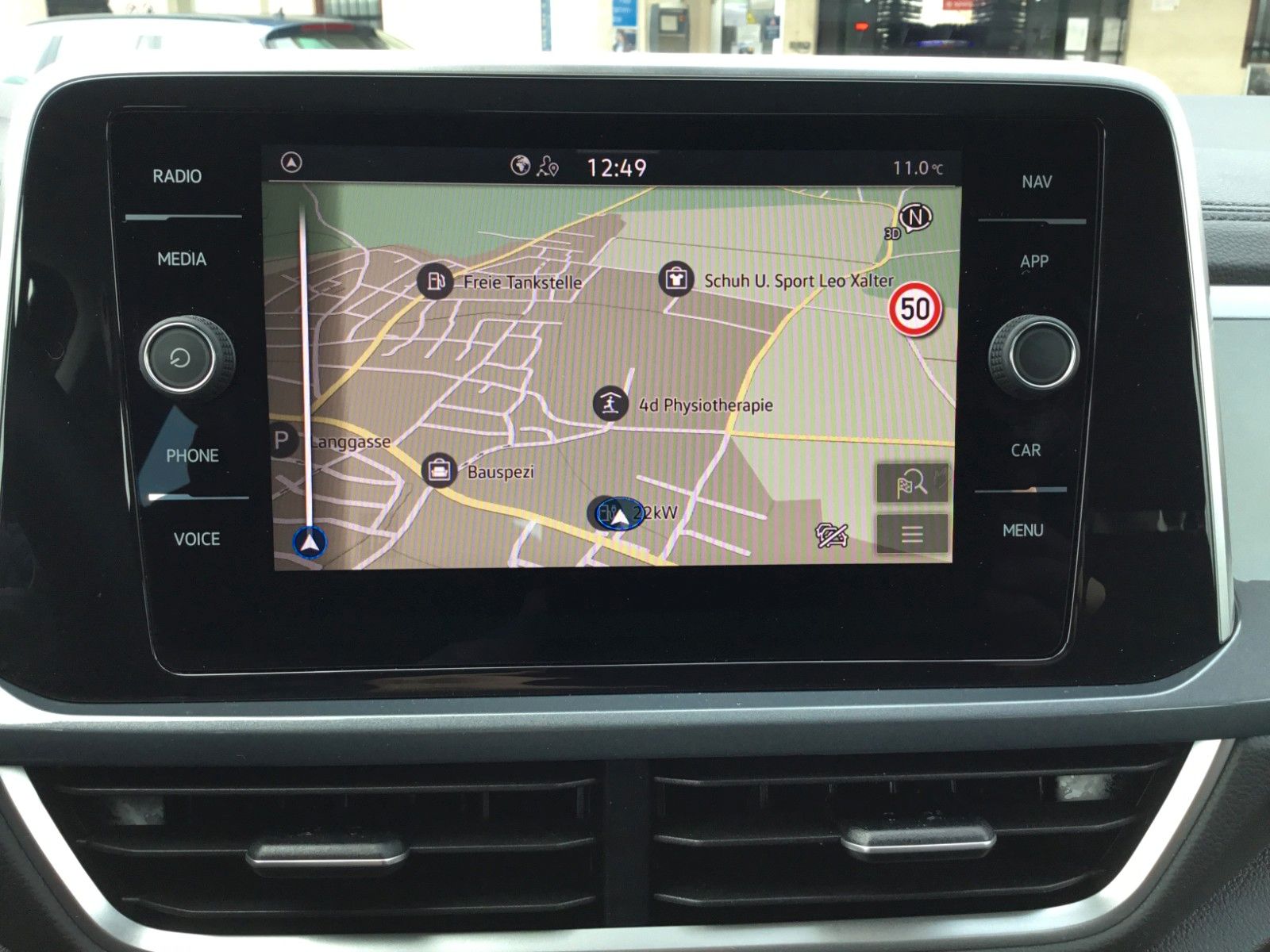 Fahrzeugabbildung Volkswagen T-Roc 1.5 TSI DSG Style+AHK+MatrixLED+ACC+Pano