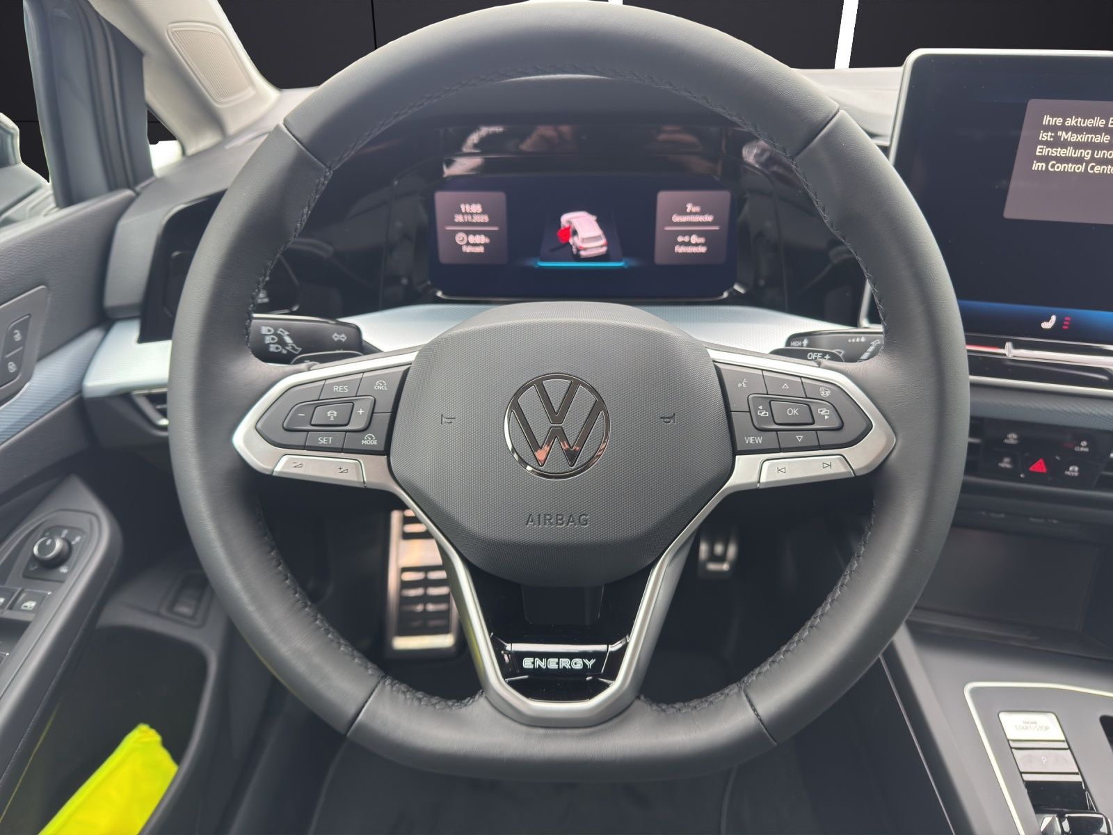 Fahrzeugabbildung Volkswagen Golf VIII Variant Energy TDI DSG LED ACC AHK SH