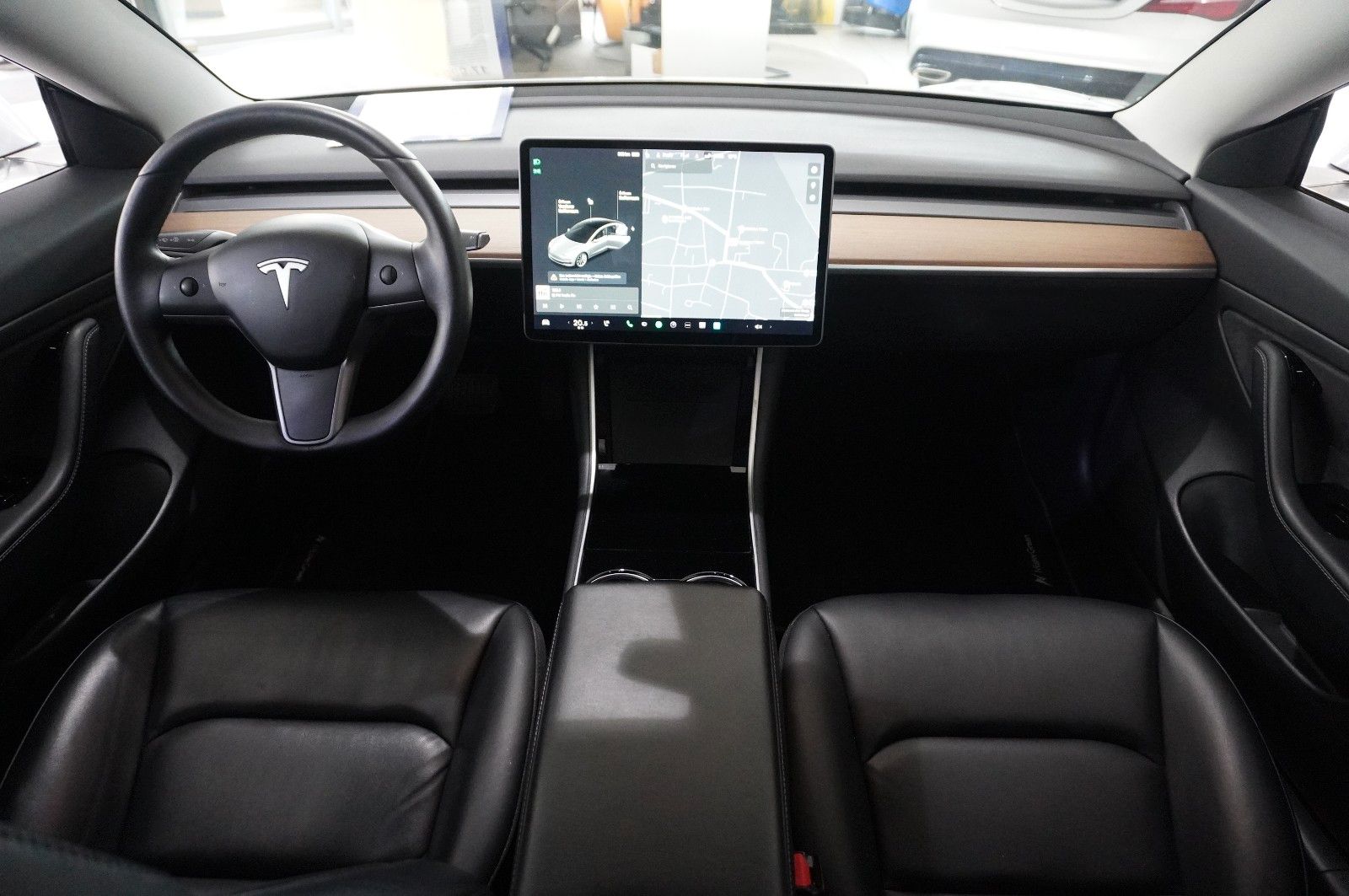 Fahrzeugabbildung Tesla Model 3 Standard Range Plus NAVI/KAMERA/SH/PANO