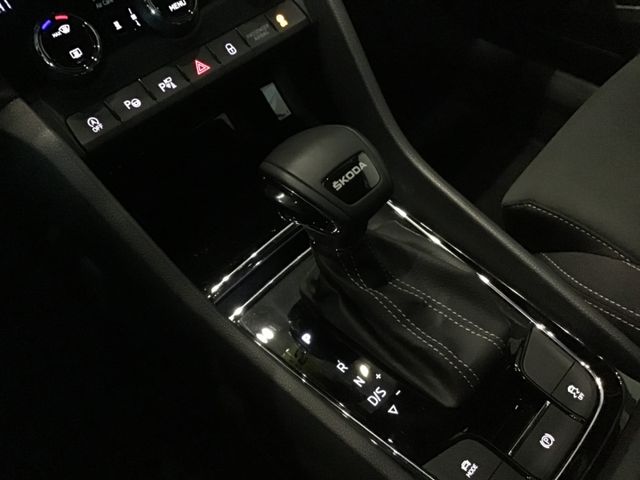 Fahrzeugabbildung Skoda Karoq Sportline 1.5TSI AHK/ACC/Matrix/Standheizu