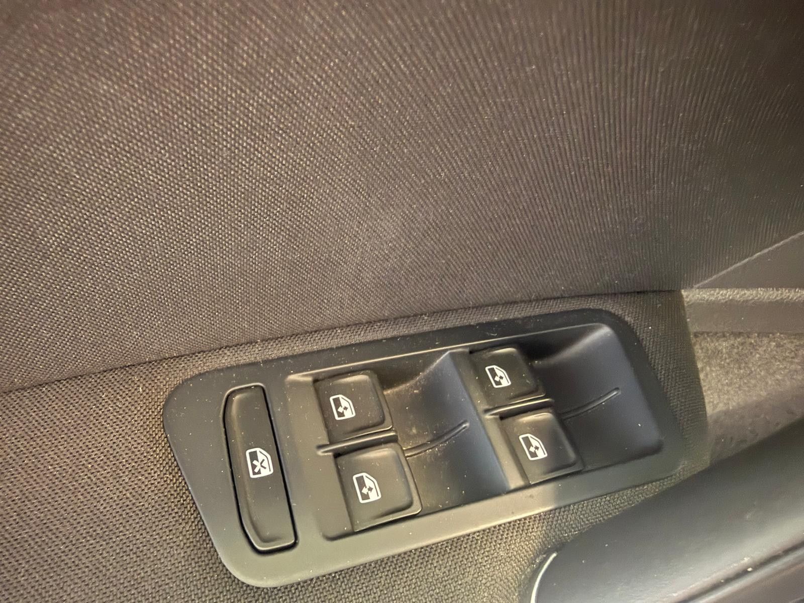 Fahrzeugabbildung Volkswagen Golf VII Lim. Lounge BMT / KLIMA / NAVI /