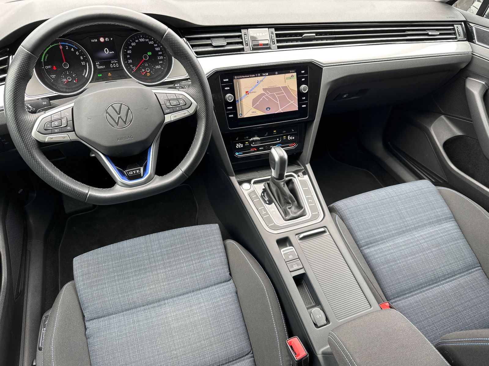 Fahrzeugabbildung Volkswagen Passat Variant GTE NAV+LED+ACC+AHK+17ZOLL+KAMERA