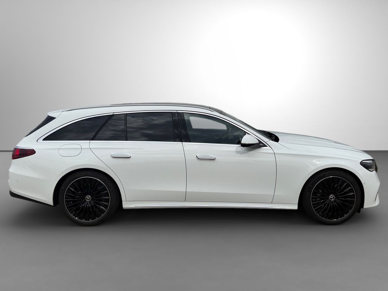 Mercedes-Benz E 300 e T Exclusive Superscreen AHK 20 Zoll AMG foto 9