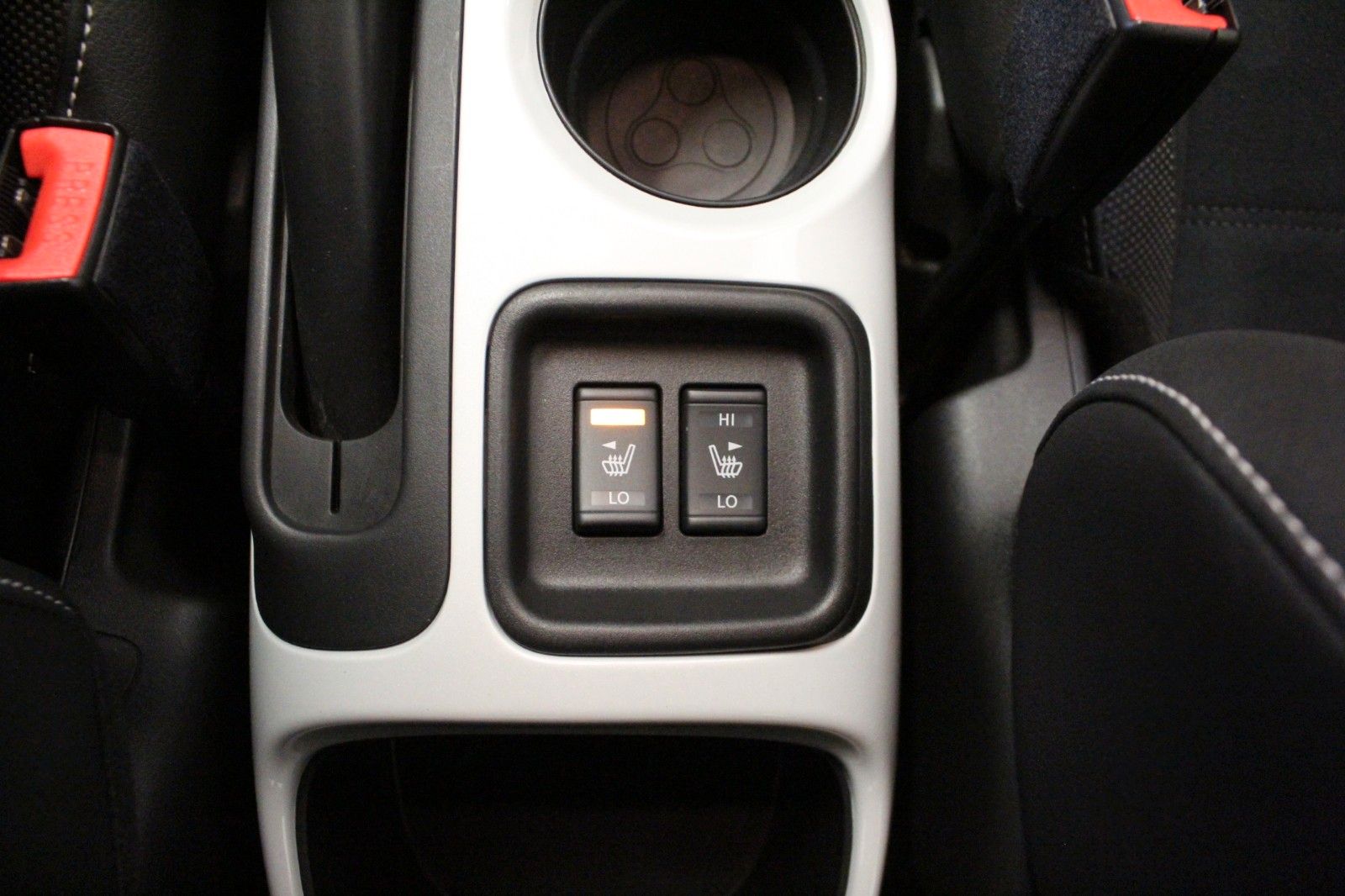 Fahrzeugabbildung Nissan Juke    1.2 DIG-T  N-Connecta 4x2  AHK