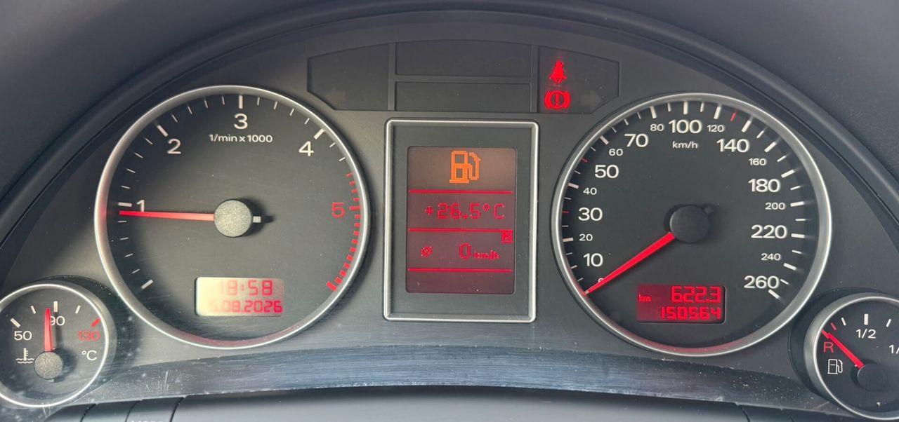 Audi A4 2005 — photo 12