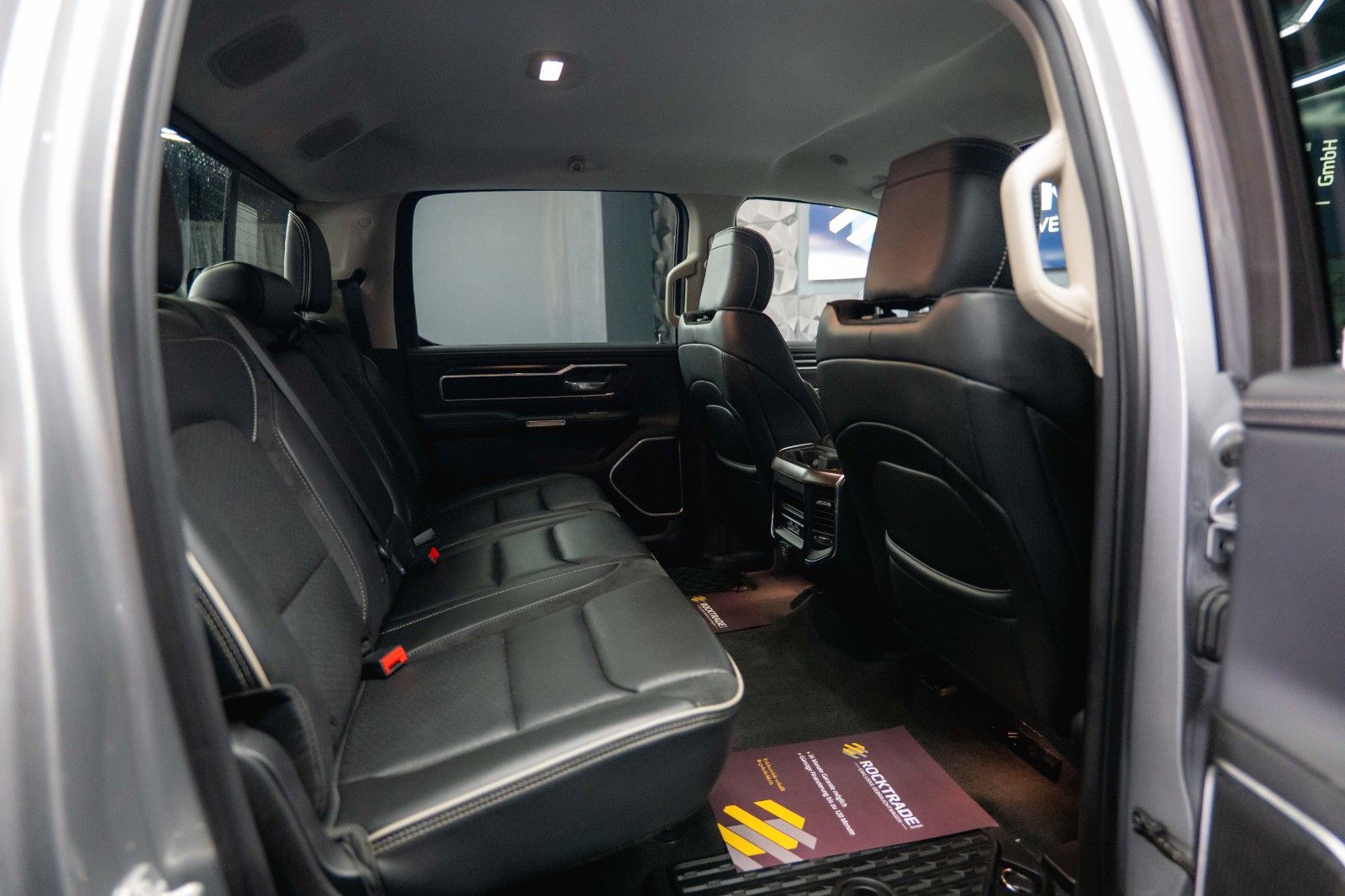 Fahrzeugabbildung Dodge RAM 5.7 V8 HEMI 4x4 Night LARAMIE LONGBED 19%