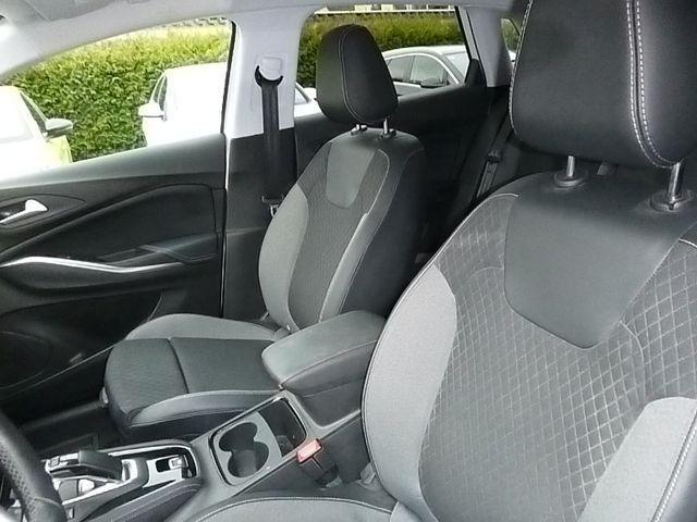 Grandland Bus. Elegance Plug-In-Hybrid Automatik