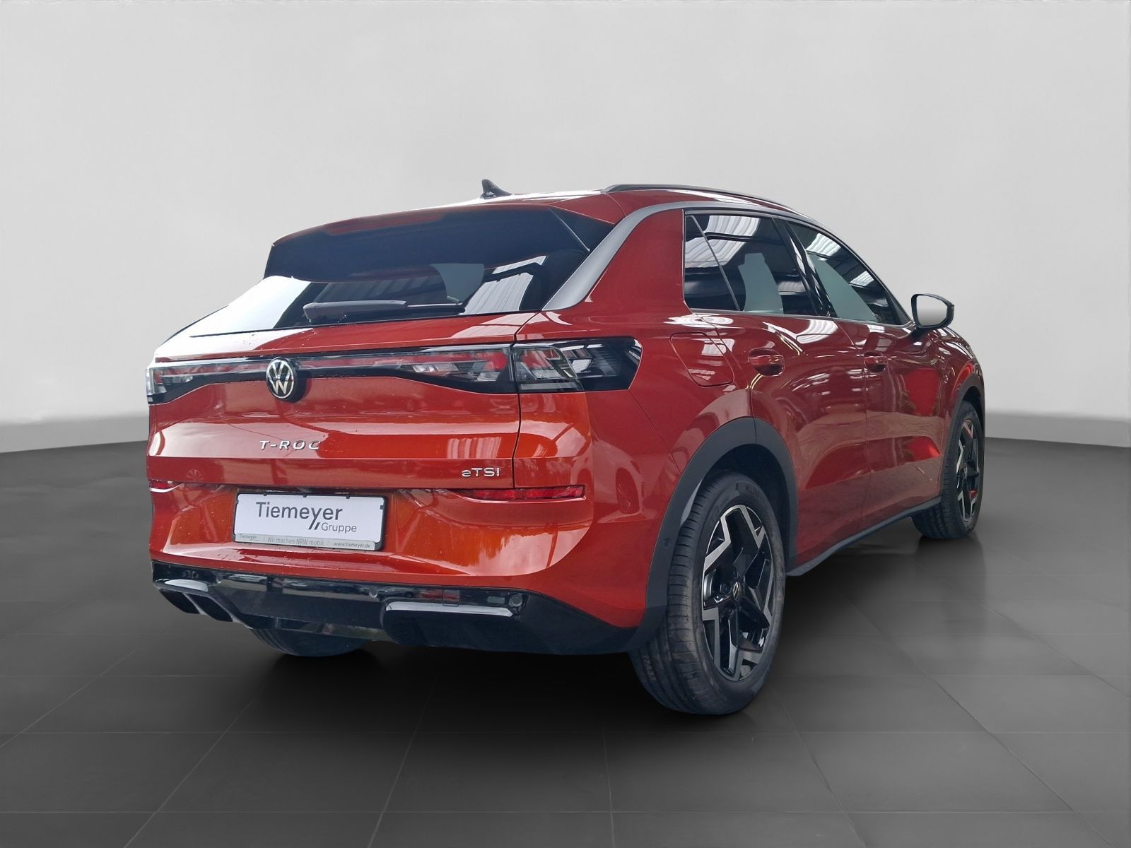 Volkswagen T-Roc 1.5 TSI DSG R-LINE LM18 MATRIX KAMERA SITZ foto 3