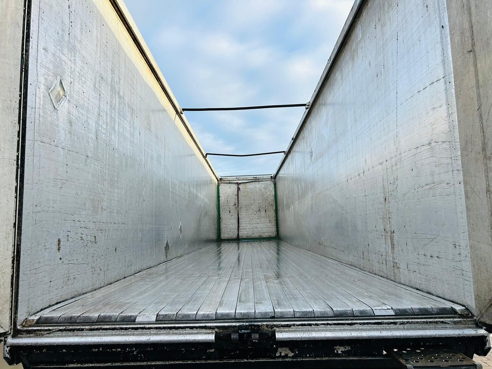 Fahrzeugabbildung Knapen K100 Schubboden 92m³ Alu Felgen TÜV Plane Neu