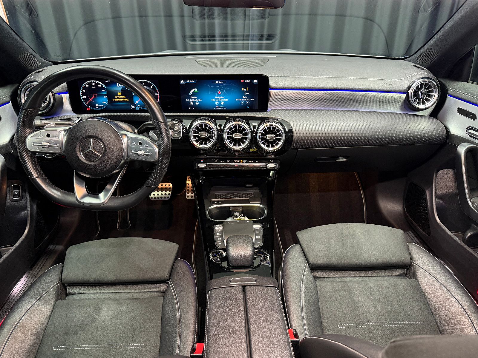 Fahrzeugabbildung Mercedes-Benz CLA 200 d|AMG-LINE|KAMER|BURMESTER|
