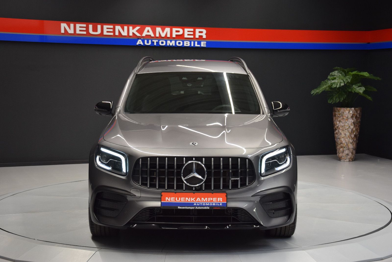 Fahrzeugabbildung Mercedes-Benz GLB 35 AMG 4Matic 360° MBUX Leder AHK Night Ambi