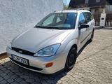 Ford Focus 1.6 Autom. - - Ford Focus aus 2001: Kombi