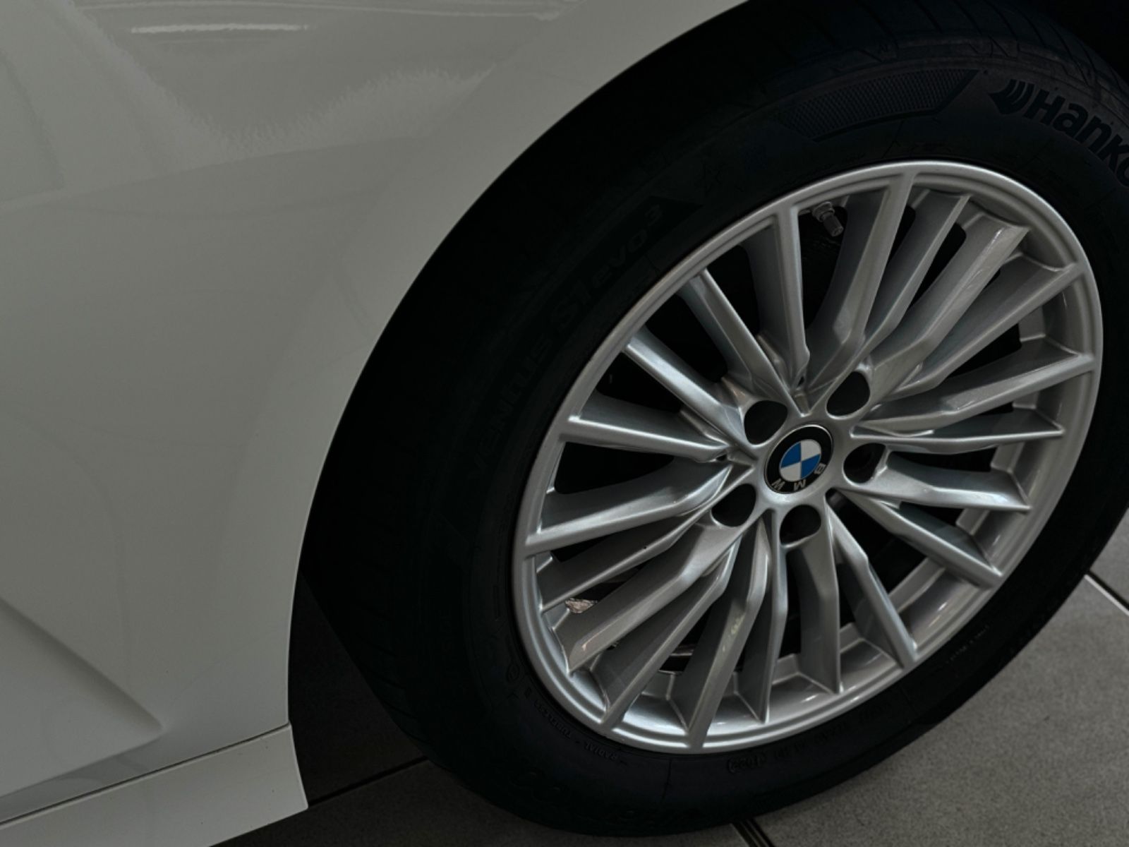 Fahrzeugabbildung BMW 320d Luxury Line 360° Panorama ACC Komfort Sport