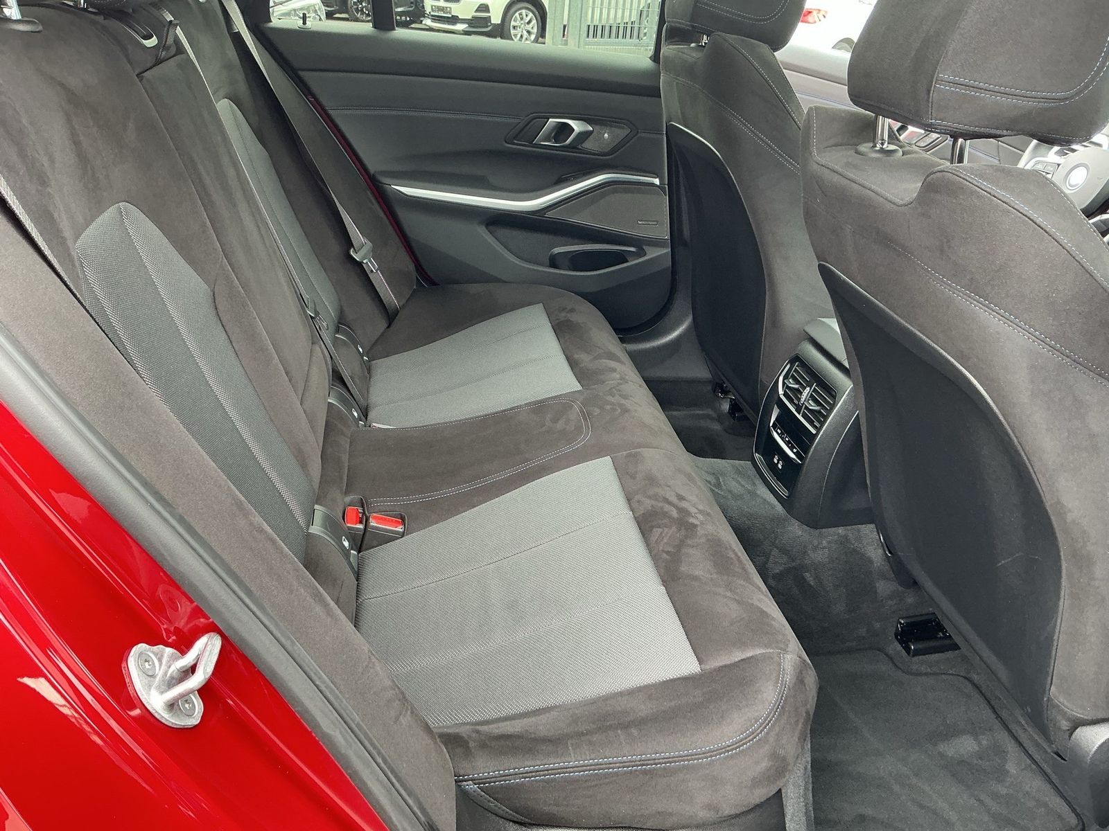 BMW 330 - Bild 17