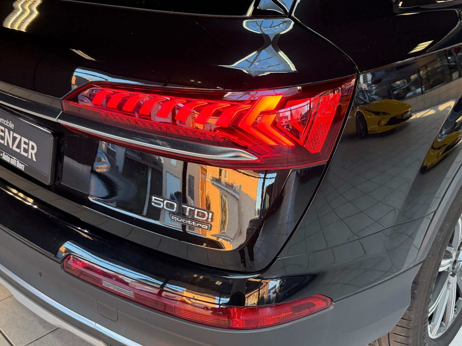 Fahrzeugabbildung Audi Q7 50 TDI Quattro/7-SITZE/PANO/HUD/AMBIENTE/KAME