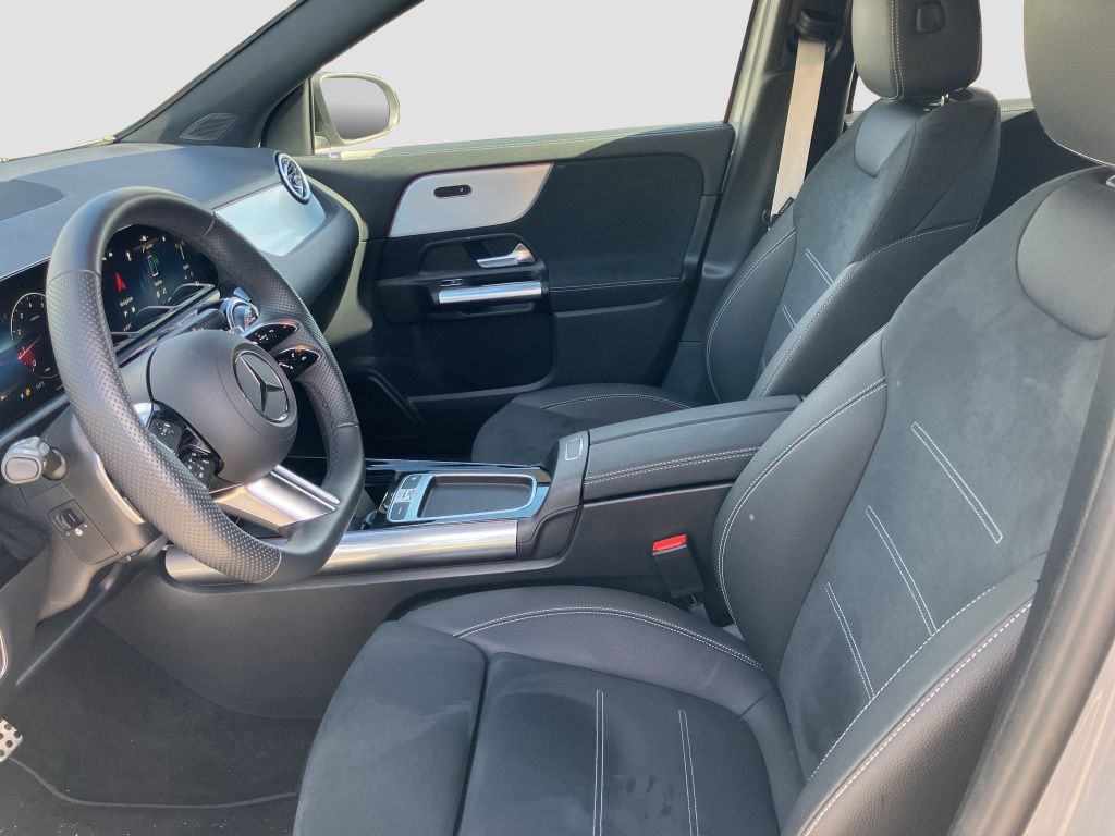 Fahrzeugabbildung Mercedes-Benz GLA 200 AMG Line*Night Paket*el. Heckklappe*LED
