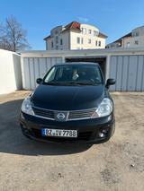 Nissan Tiida 1.8 Benzin - Nissan Tiida: Limousine