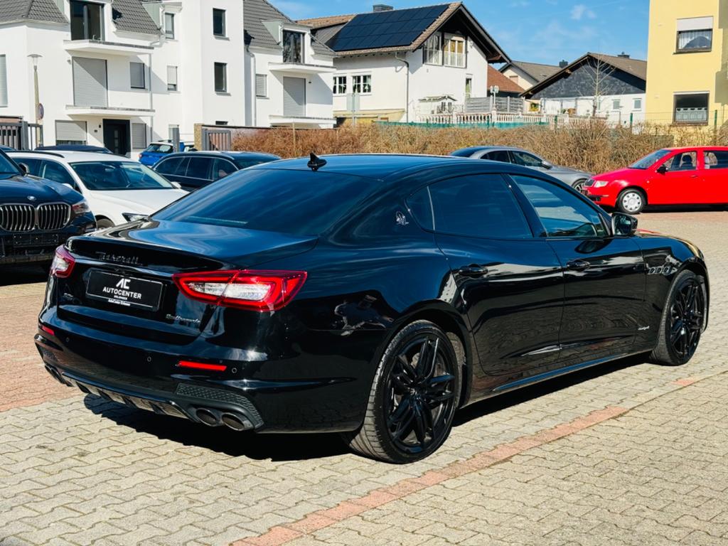 Maserati Quattroporte