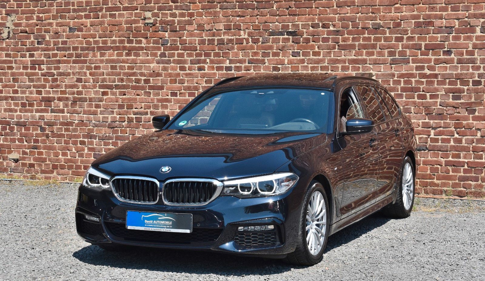 BMW 540i xD M-SPORTPAKET PANO 360° LEDER BRAUN HUD