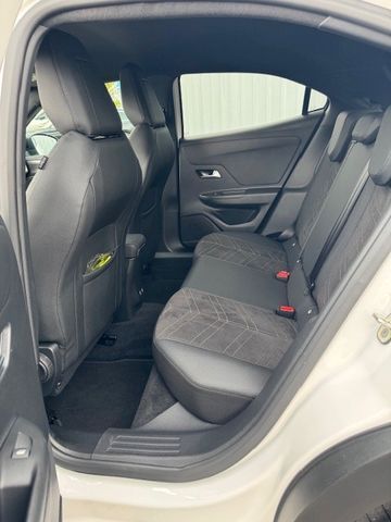 Fahrzeugabbildung Opel Mokka 1.2 Turbo Ultimate KlimaA,Navi,SHZ,ACC,PDC