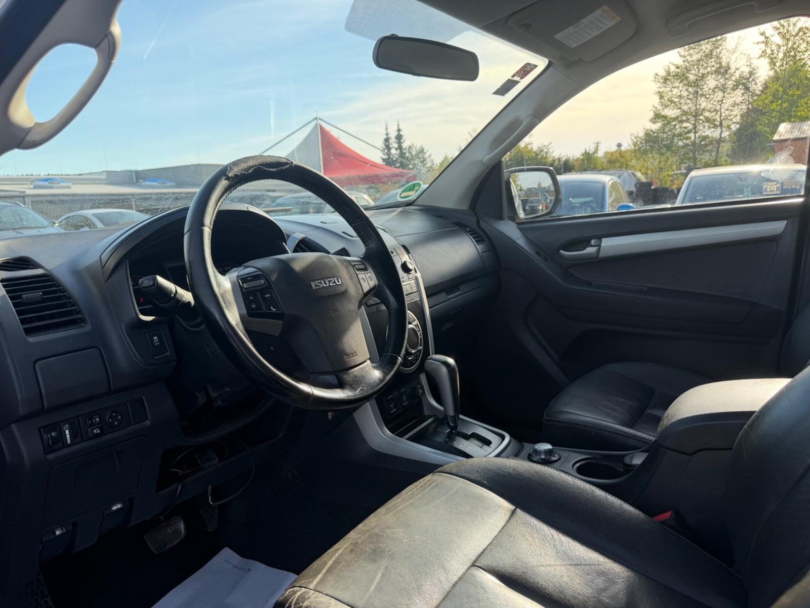 Isuzu D-Max Double Cabine 2.5 TD 163ch BVA - Attelage - Carnet entretien - Non fumeur