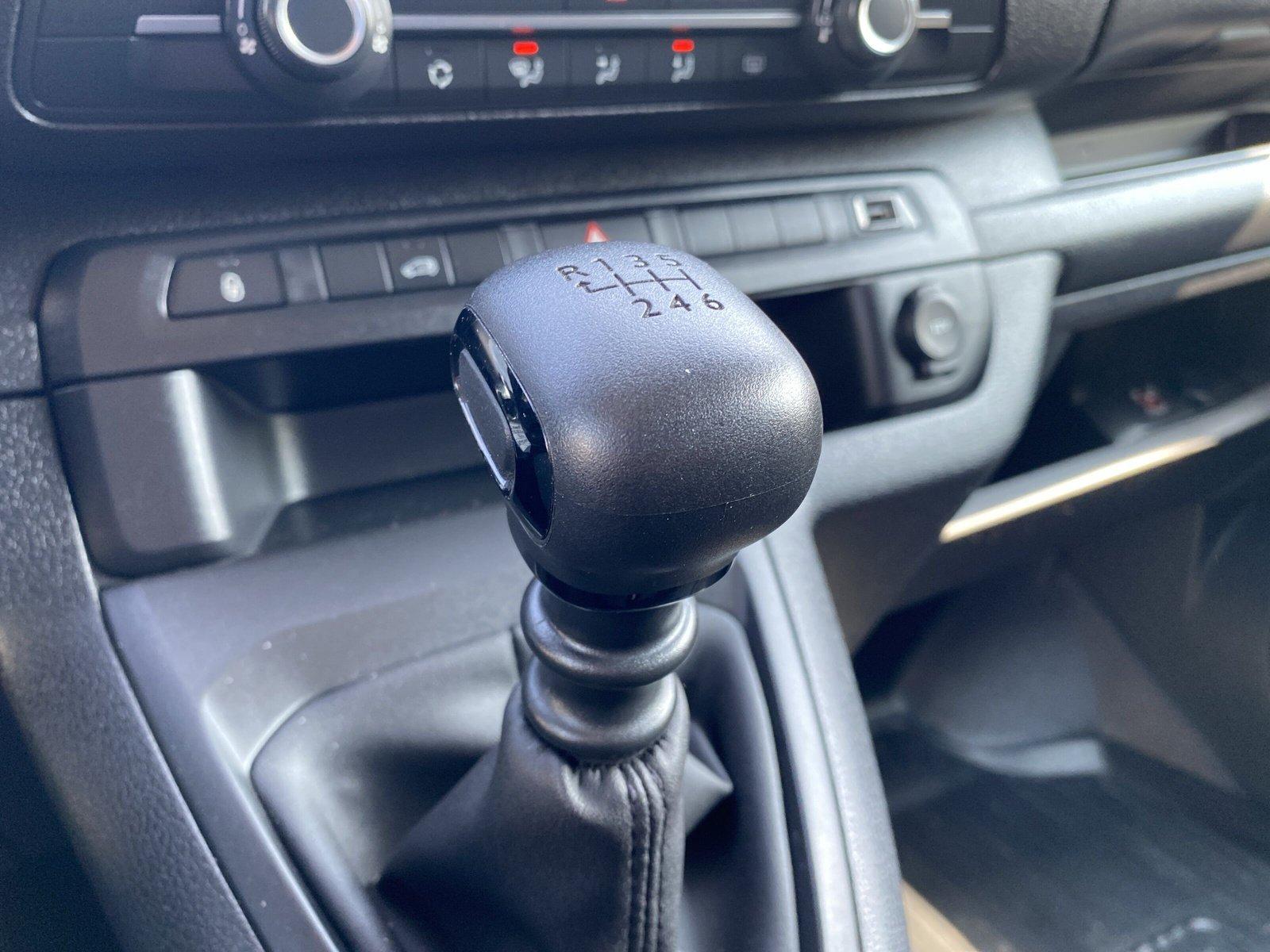 Toyota Proace  2,0 D 6-Gang L2 Kasten 4-türig Meister