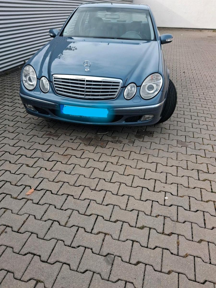 Mercedes-Benz E 220