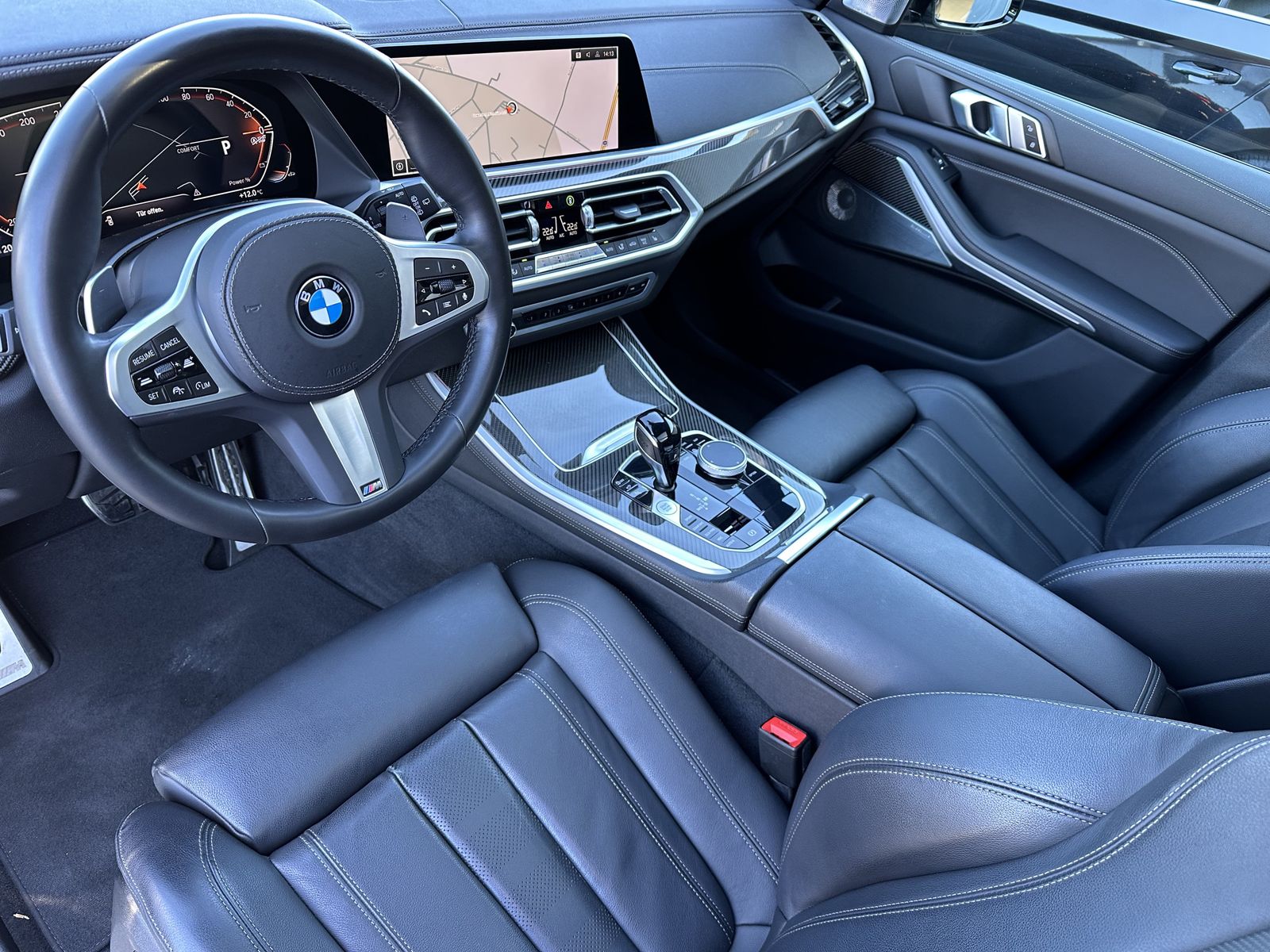 Fahrzeugabbildung BMW X5 xDrive40d M-Sport NAV+LED+PANO+BOWERS&WILKINS