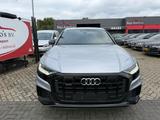 Audi Q8 50 TDI quattro - silberne Audi Q8
