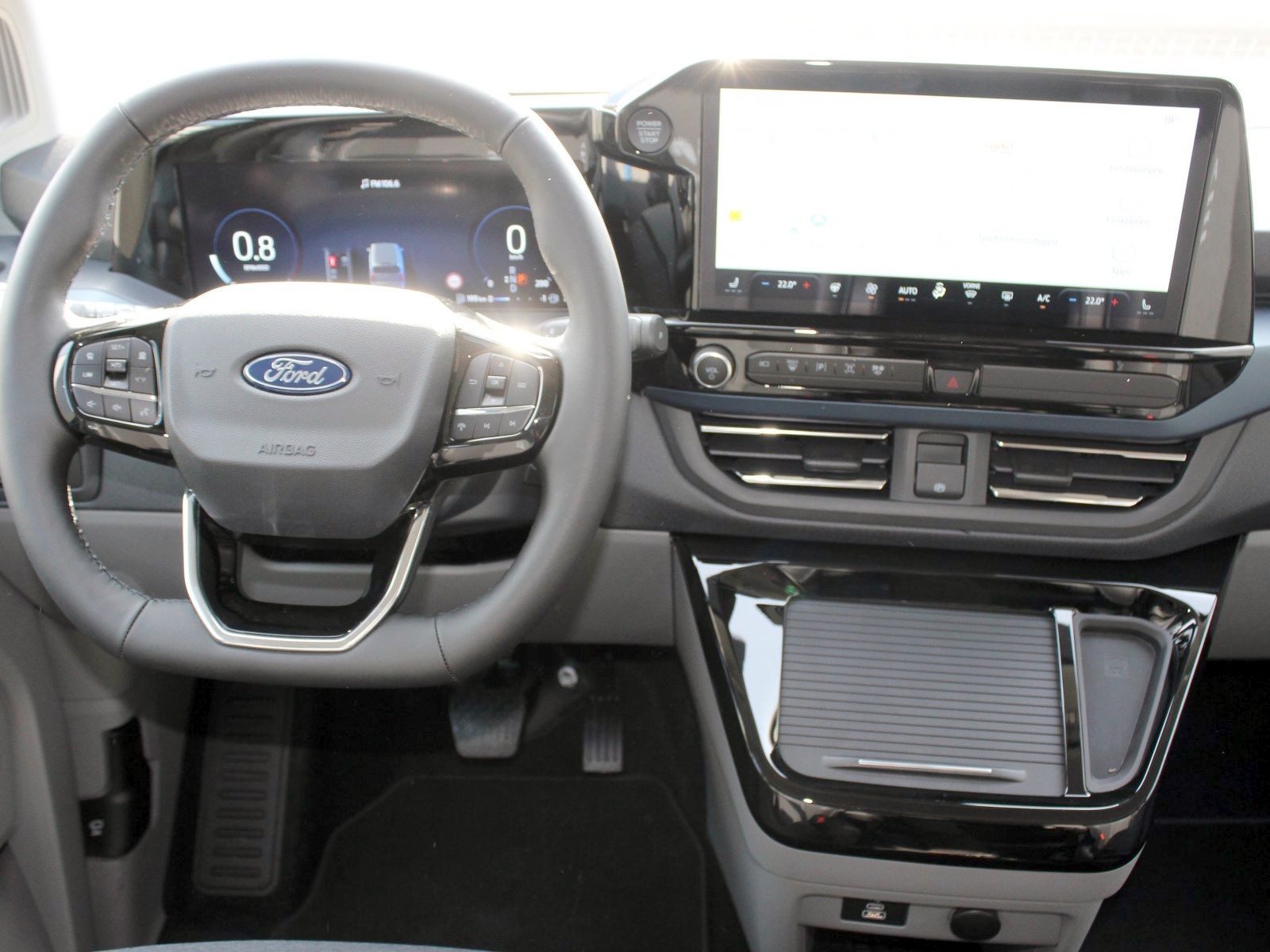 Fahrzeugabbildung Ford Tourneo Custom 320 L1 Tourneo Active FWD Bus