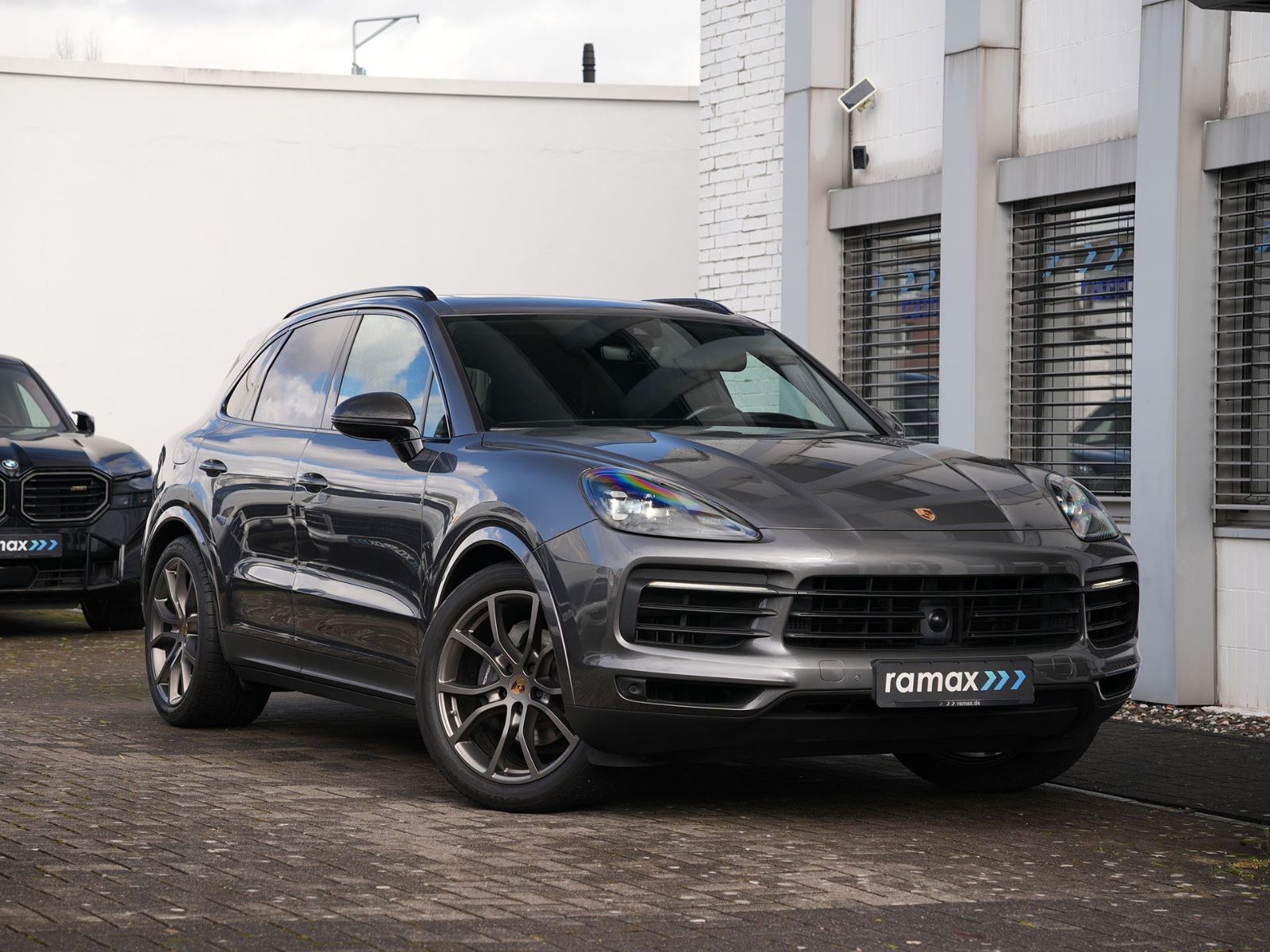 PORSCHE CAYENNE EXCLUSIVE-PANO-STANDH.-SPORTABGAS-VOLL