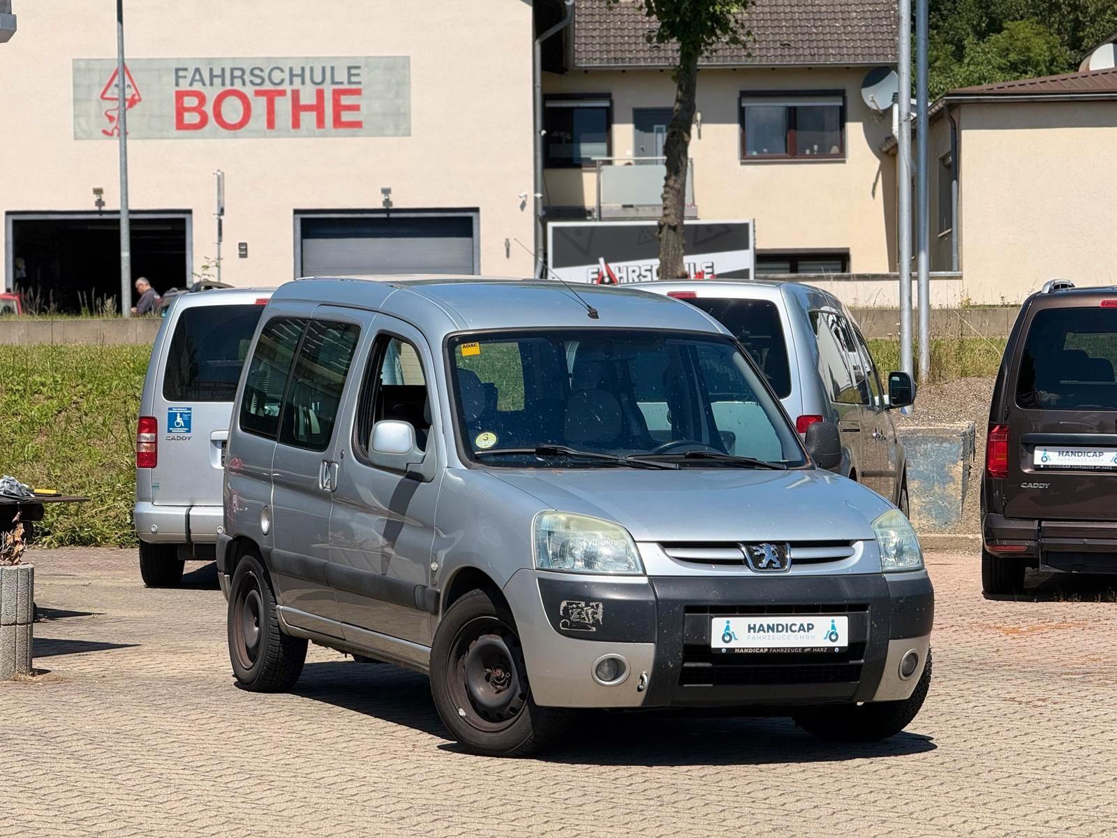 Peugeot Partner Behindertengerecht-Rampe
