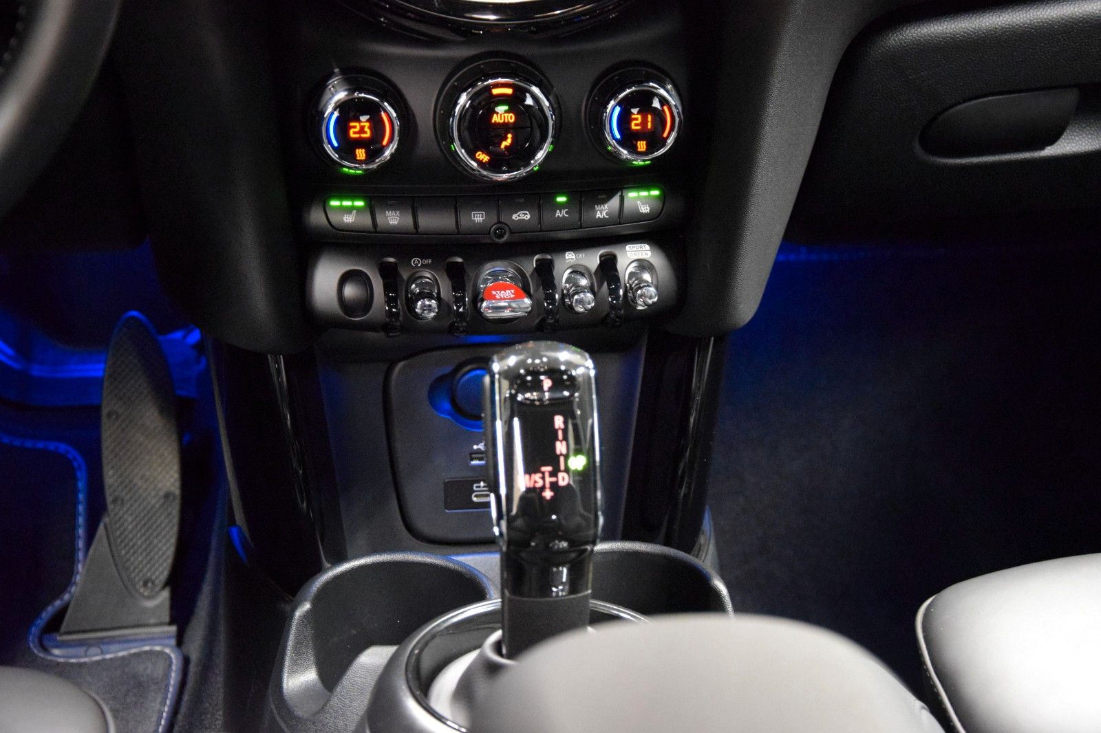 Fahrzeugabbildung MINI Cooper Autom.Mini Yours Trim 5-Tür Premium Extra