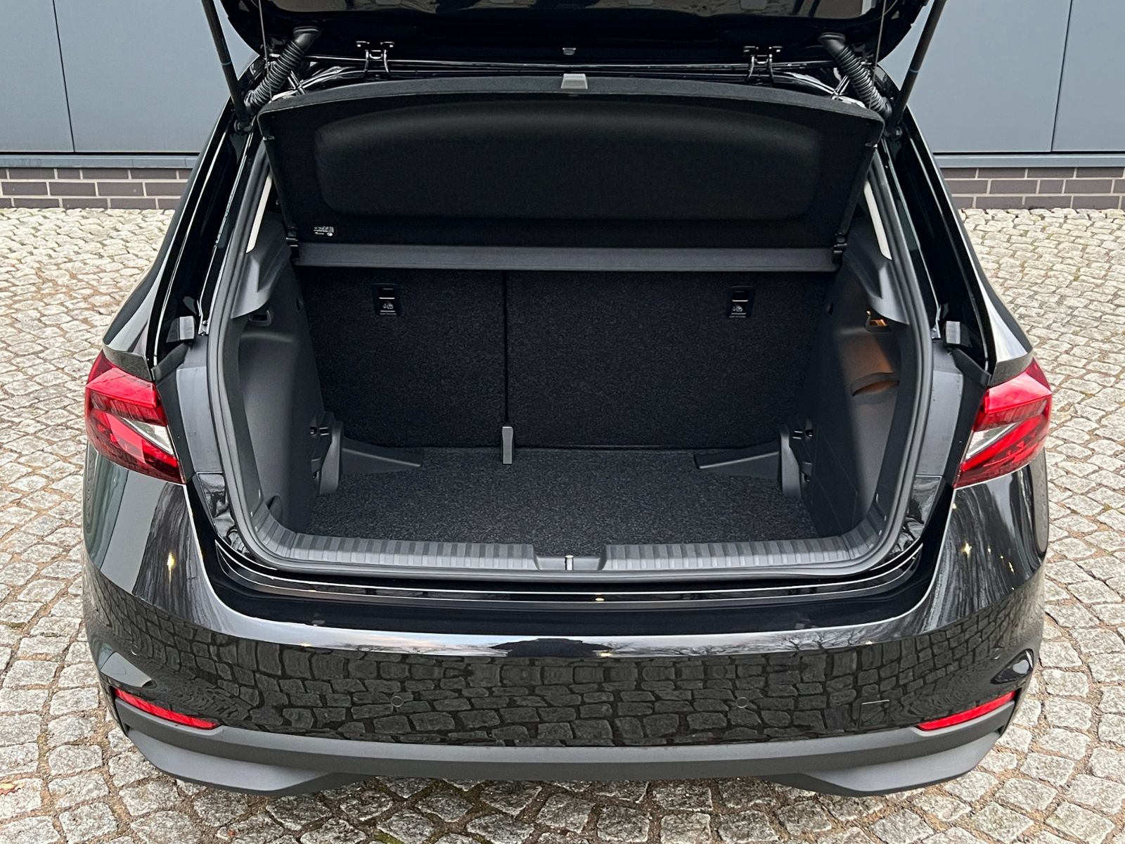 Fahrzeugabbildung SKODA Fabia Selection Edition 130 1.0 TSI DSG *Garanti