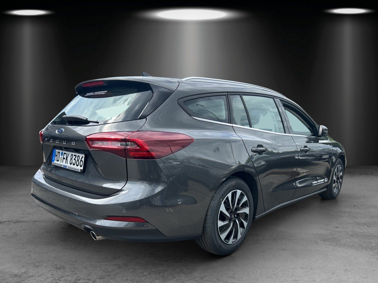 Fahrzeugabbildung Ford Focus Titanium Turnier Winter P. e.Call Kamera