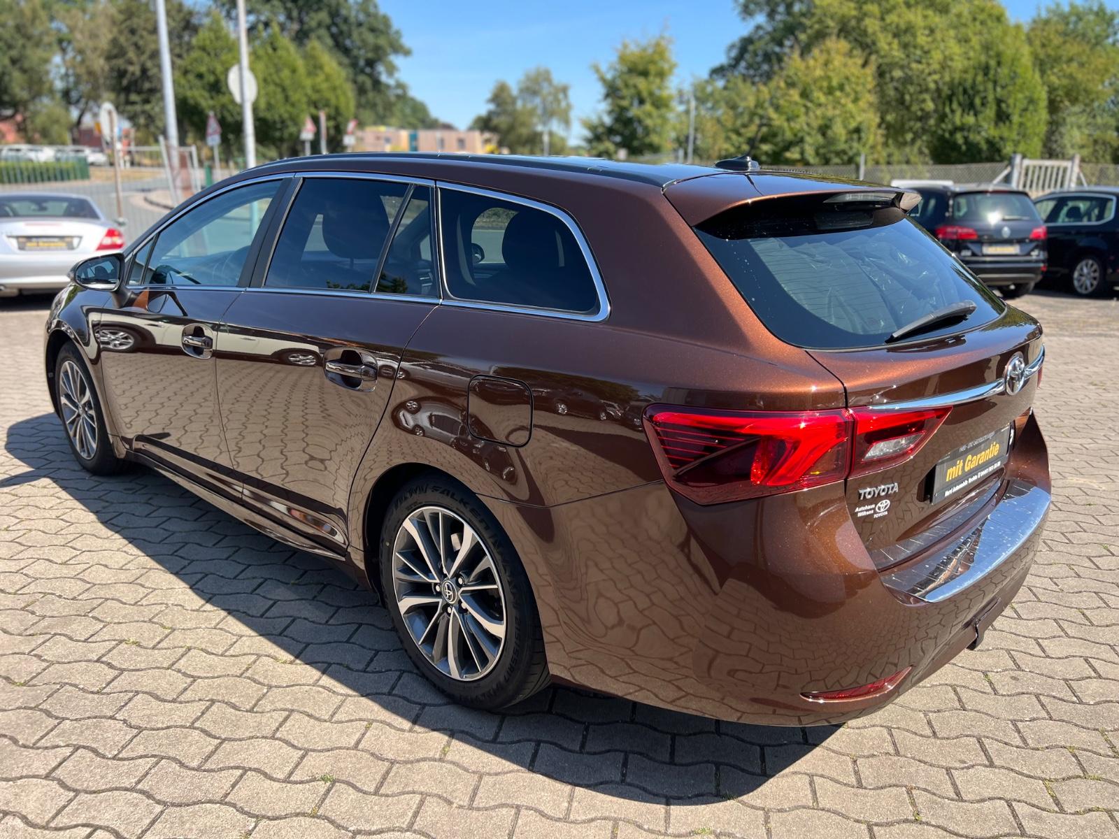 Toyota Avensis 2015 — photo 15
