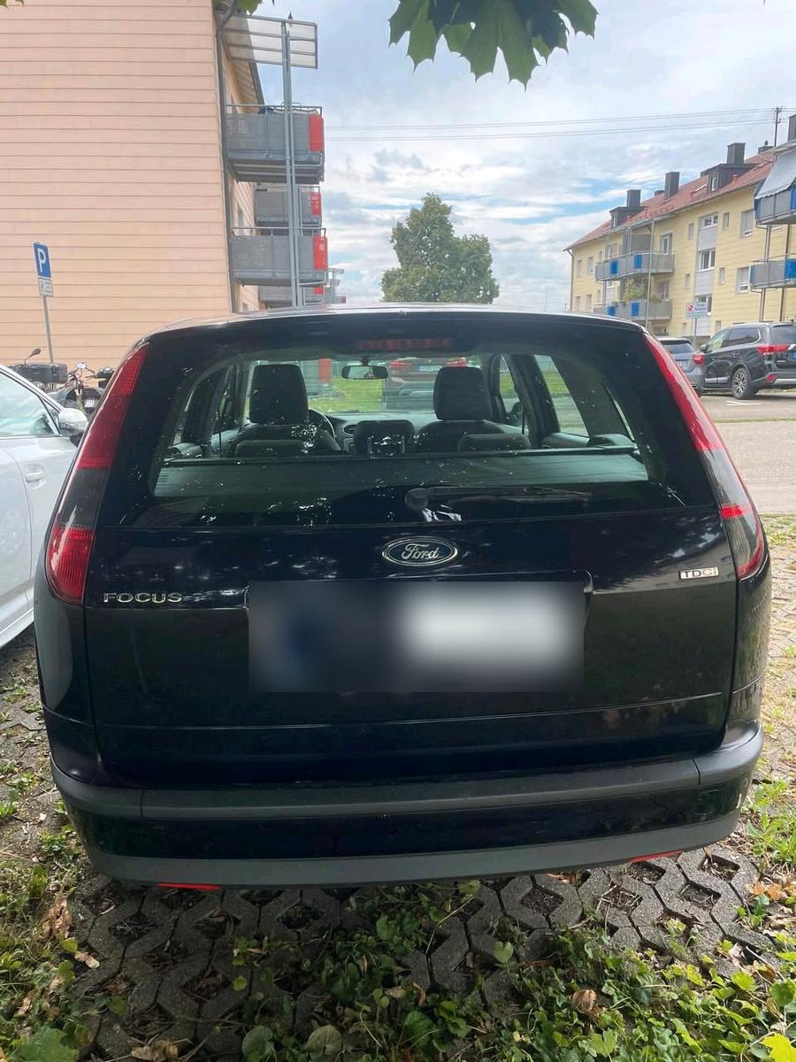 Ford Focus 2007 — rear view