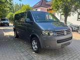 Volkswagen T5 Caravelle 8 Sitze, TÜV neu, Allwetter - graue Volkswagen T5 Caravelle