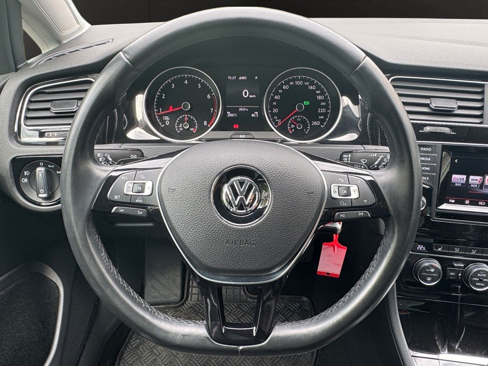 Fahrzeugabbildung Volkswagen Golf VII Lim. Highline BMT Automatik/Navi/Kamara
