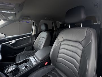 Volkswagen Touareg - 12